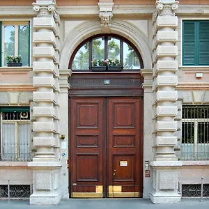 Castello Apartahotel Milán