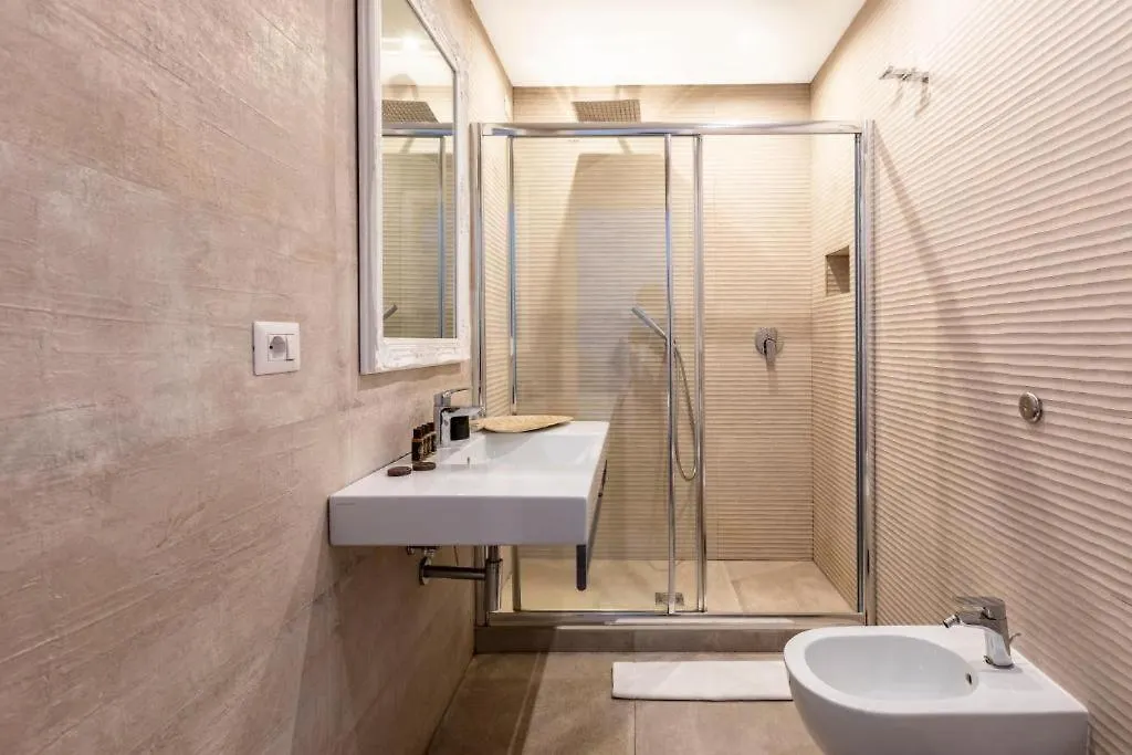 ** 招待所 Spagna Art & Suites - Ca Domus Collection 罗马 意大利